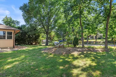 11825 W Elmhurst Pkwy, Wauwatosa, WI 53226 - Photo 34
