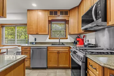 11825 W Elmhurst Pkwy, Wauwatosa, WI 53226 - Photo 8