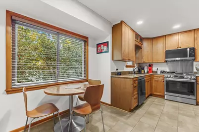 11825 W Elmhurst Pkwy, Wauwatosa, WI 53226 - Photo 10