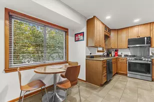 11825 W Elmhurst Pkwy, Wauwatosa, WI 53226 - Photo 10