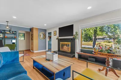 11825 W Elmhurst Pkwy, Wauwatosa, WI 53226 - Photo 4