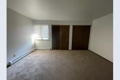 6151 W Cold Spring Rd, Greenfield, WI 53220 - Photo 10