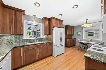 10336 W Park Ridge Ave, Wauwatosa, WI 53222 - Photo 10