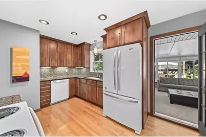 10336 W Park Ridge Ave, Wauwatosa, WI 53222 - Photo 12