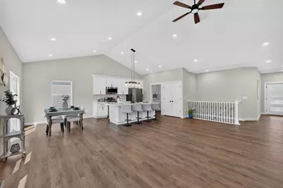 5315  Emstan Hills Rd, Racine, WI 53405 - Photo 14