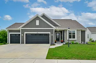 N174W20564 Laurel Springs Cir, Jackson, WI 53037 - Photo 2