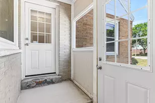 9035 W Morgan Ave, Milwaukee, WI 53228 - Photo 8