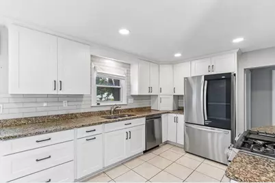 9035 W Morgan Ave, Milwaukee, WI 53228 - Photo 10