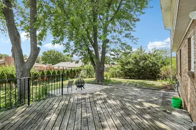 9035 W Morgan Ave, Milwaukee, WI 53228 - Photo 34