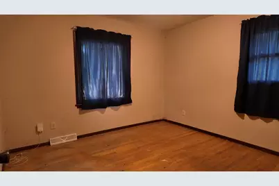 8334 W Denver Ave, Milwaukee, WI 53223 - Photo 14