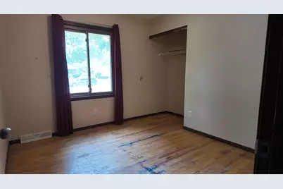 8334 W Denver Ave, Milwaukee, WI 53223 - Photo 10