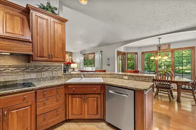 11221 W Drake Ln, Franklin, WI 53132 - Photo 48