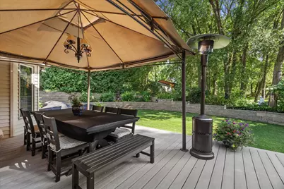 11221 W Drake Ln, Franklin, WI 53132 - Photo 20