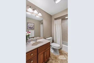 11221 W Drake Ln, Franklin, WI 53132 - Photo 14