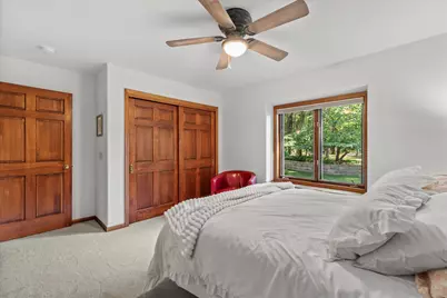 11221 W Drake Ln, Franklin, WI 53132 - Photo 42