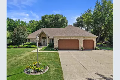 11221 W Drake Ln, Franklin, WI 53132 - Photo 1