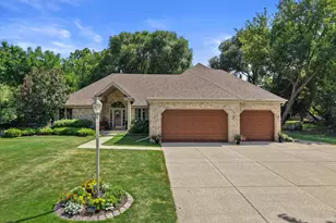 11221 W Drake Ln, Franklin, WI 53132 - Photo 1