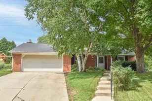 2751 N 118th St, Wauwatosa, WI 53222 - Photo 1
