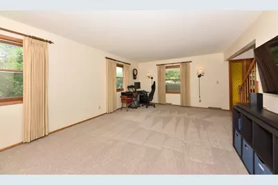 2751 N 118th St, Wauwatosa, WI 53222 - Photo 6