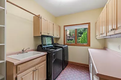 3230  Fordham Ct, Brookfield, WI 53005 - Photo 24