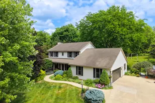 952 Greenway Terrace, Hartland, WI 53029 - Photo 1