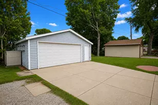 2419 S 81st St, West Allis, WI 53219 - Photo 38