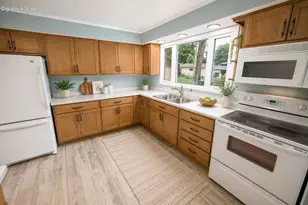 2419 S 81st St, West Allis, WI 53219 - Photo 20