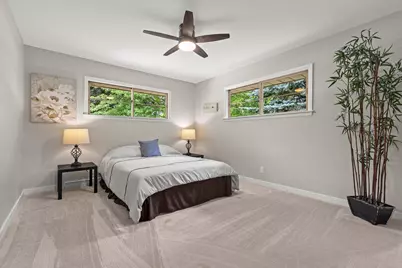 N61W23015  Silver Spring Dr, Sussex, WI 53089 - Photo 16