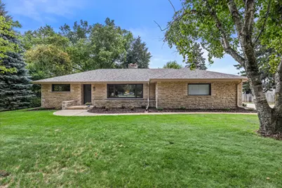 N61W23015  Silver Spring Dr, Sussex, WI 53089 - Photo 38
