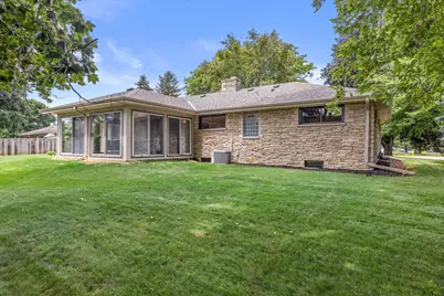 N61W23015  Silver Spring Dr, Sussex, WI 53089 - Photo 34