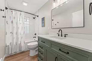 N61W23015 Silver Spring Dr, Sussex, WI 53089 - Photo 14