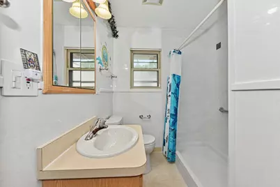 8651 W Crossfield Ave, Milwaukee, WI 53225 - Photo 10