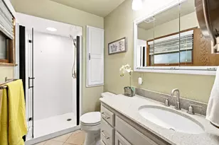 10400 W Pallottine Dr, Greenfield, WI 53228 - Photo 14