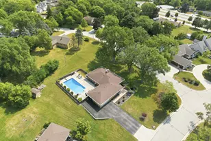 10400 W Pallottine Dr, Greenfield, WI 53228 - Photo 2