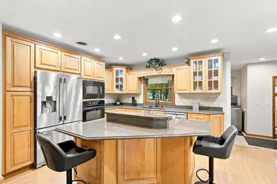 10400 W Pallottine Dr, Greenfield, WI 53228 - Photo 10