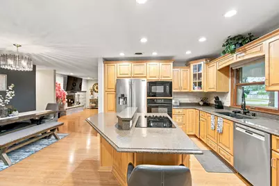 10400 W Pallottine Dr, Greenfield, WI 53228 - Photo 8