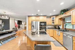 10400 W Pallottine Dr, Greenfield, WI 53228 - Photo 8