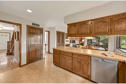 16015  Mark Dr, Brookfield, WI 53005 - Photo 16
