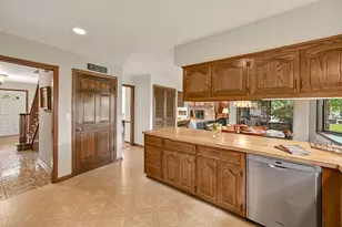16015 Mark Dr, Brookfield, WI 53005 - Photo 16