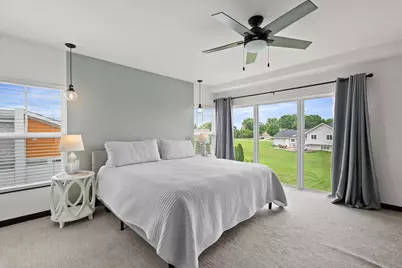 822  Skypark Dr, Hartford, WI 53027 - Photo 14
