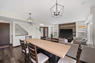 822  Skypark Dr, Hartford, WI 53027 - Photo 8
