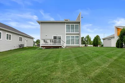822  Skypark Dr, Hartford, WI 53027 - Photo 26
