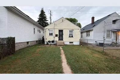 4572 N 37th St, Milwaukee, WI 53209 - Photo 2