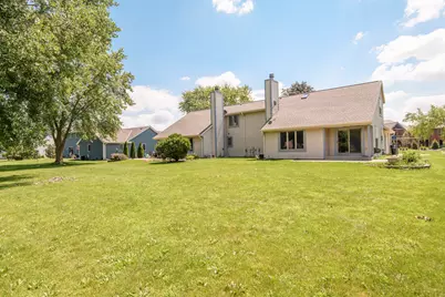 N58W23798  Hastings Ct, Sussex, WI 53089 - Photo 4