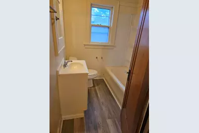 4136 N 21st St, Milwaukee, WI 53209 - Photo 8