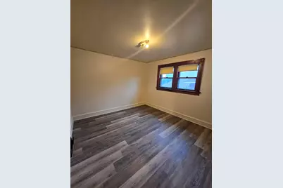4136 N 21st St, Milwaukee, WI 53209 - Photo 10