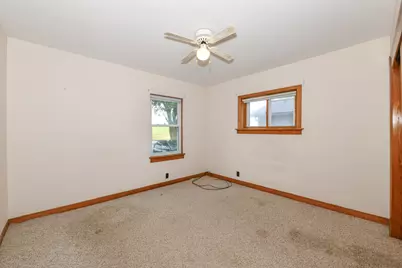 2400 S 100th St, West Allis, WI 53227 - Photo 12