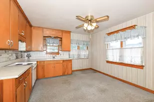 2400 S 100th St, West Allis, WI 53227 - Photo 10