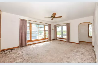 2400 S 100th St, West Allis, WI 53227 - Photo 6