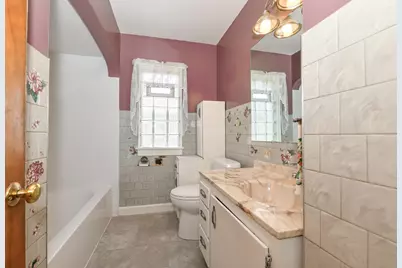 2400 S 100th St, West Allis, WI 53227 - Photo 16